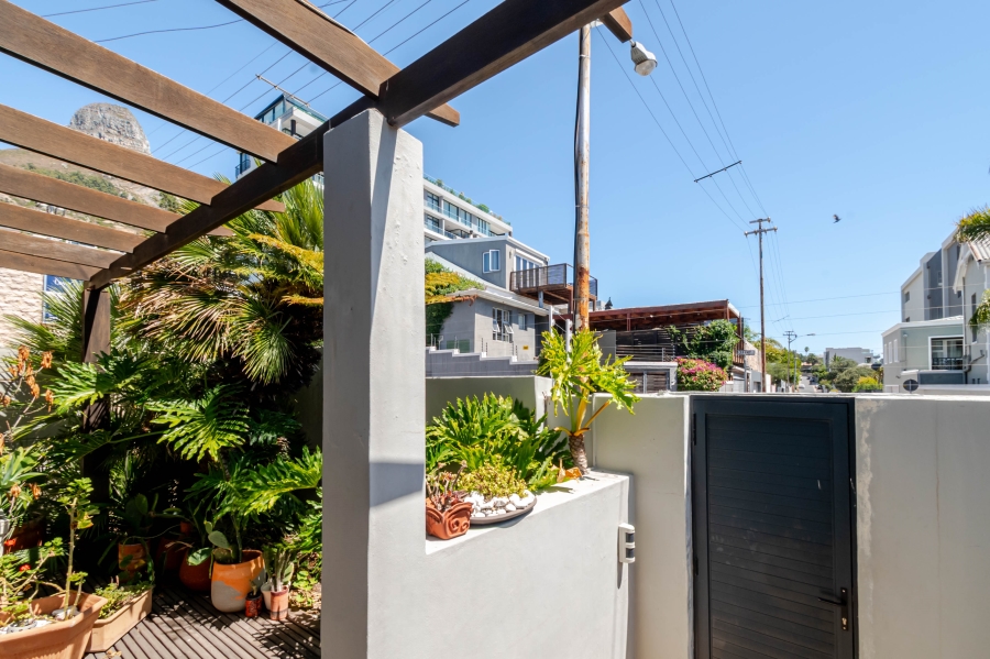 3 Bedroom Property for Sale in Sea Point Western Cape